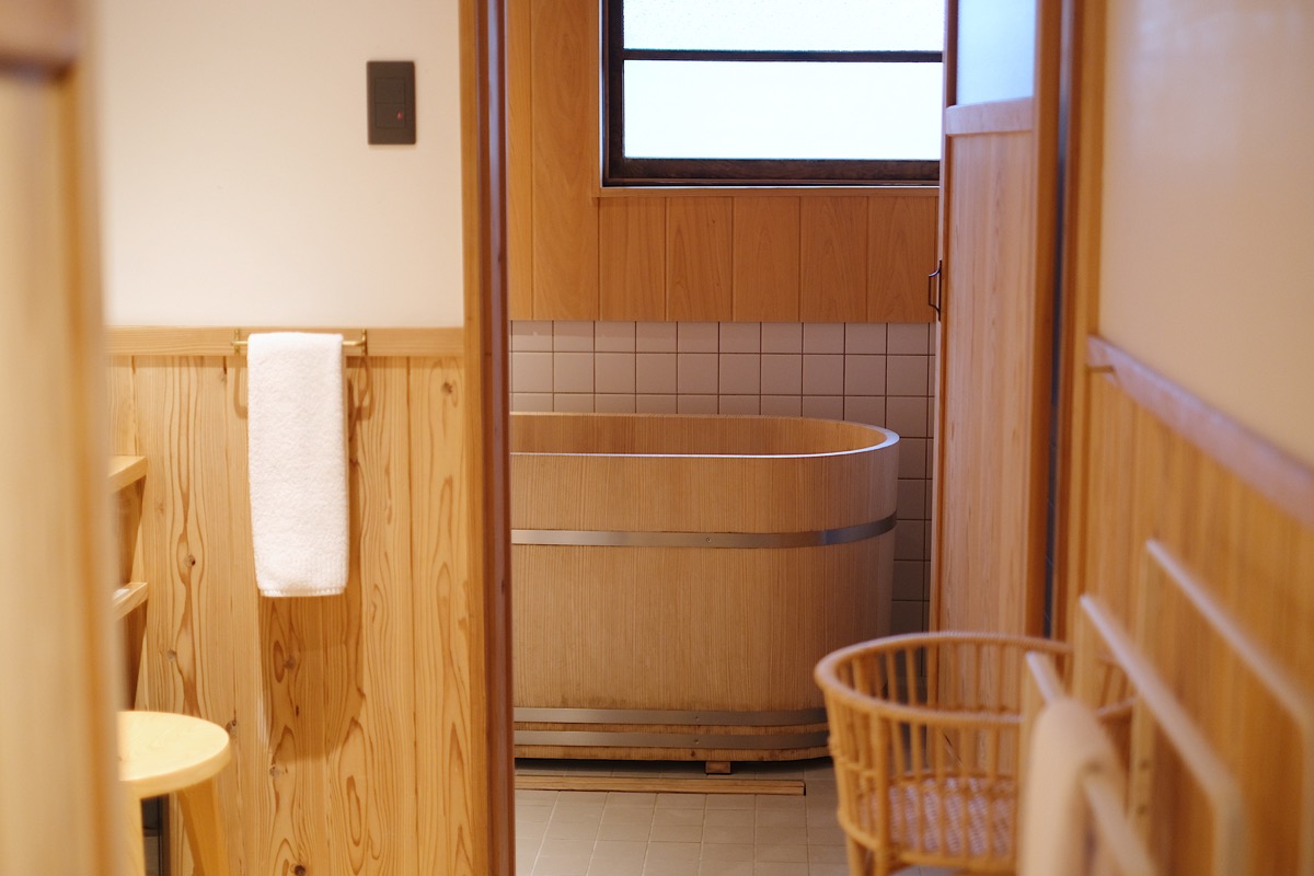 Craft inn 手の木桶風呂