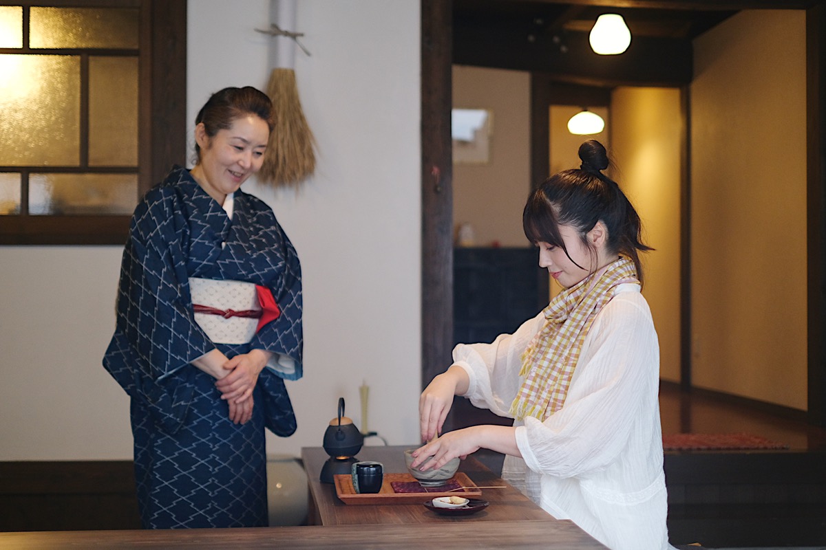 まる舎茶房の茶道具