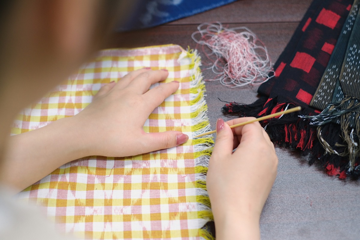 久留米絣のストール作り体験